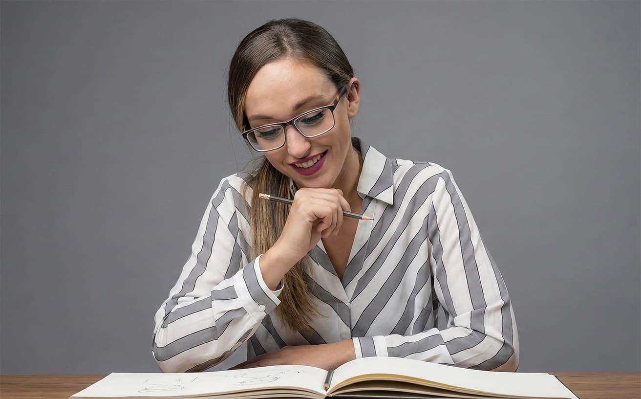 Bifocal lenses with distance and near zones
